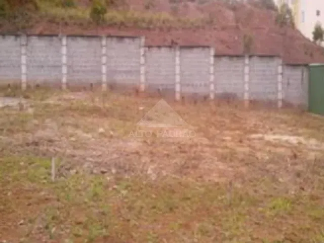 Terreno à venda, no bairro Parque São Vicente em Mauá