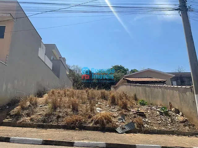 Terreno com 310m², à venda, no bairro Residencial Aroeira III em Guaxupé