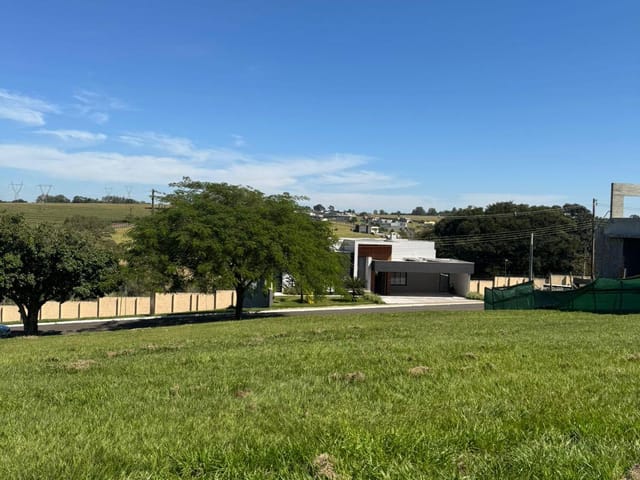 Terreno com 729m², à venda, no bairro Villaggio do Engenho em Cambé