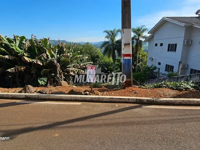 Terreno com 407m², à venda, no bairro Centro em Piratuba
