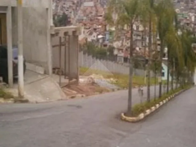 Terreno à venda, no bairro Parque São Vicente em Mauá