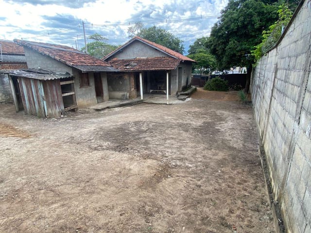 Terreno com 350m², à venda, no bairro Jardim Elvira Moreira em Pindamonhangaba