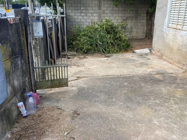 Terreno com 350m², à venda, no bairro Jardim Elvira Moreira em Pindamonhangaba