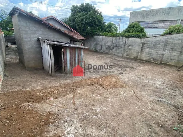 Terreno com 350m², à venda, no bairro Jardim Elvira Moreira em Pindamonhangaba