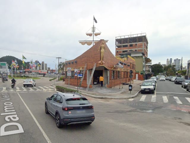 Terreno com 1054m², à venda, no bairro Centro em Balneário Camboriú