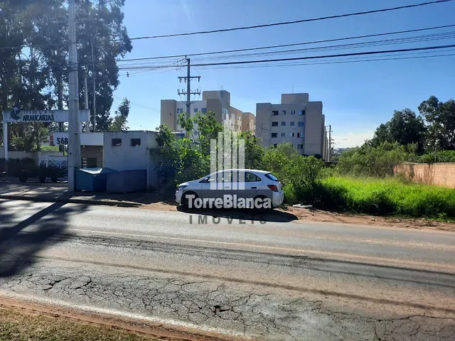 Terreno com 450m², à venda, no bairro Uvaranas em Ponta Grossa