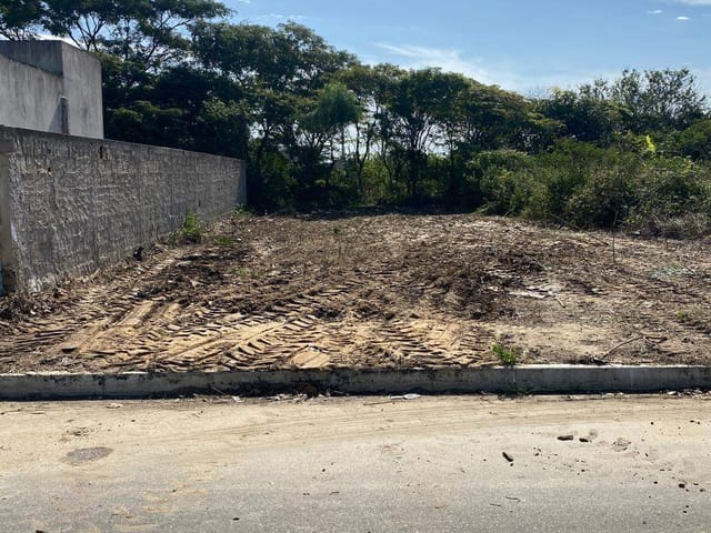 Terreno com 180m², à venda, no bairro VILLAGE em Campos dos Goytacazes