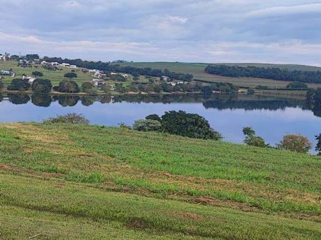 Terreno com 2700m², à venda, no bairro Sertanópolis - PR em Sertanópolis