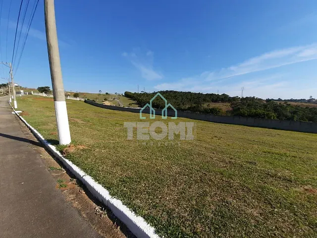 Terreno com 2000m², à venda, no bairro Chácara São Félix em Taubaté