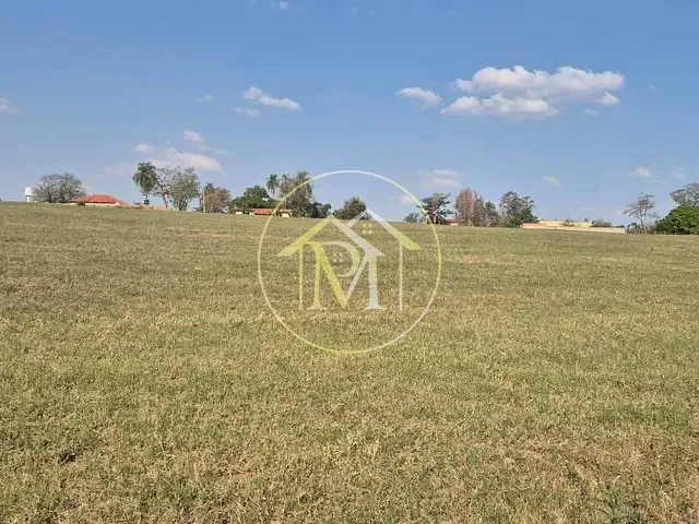 Terreno com 46000m², à venda, no bairro Centro em Quadra