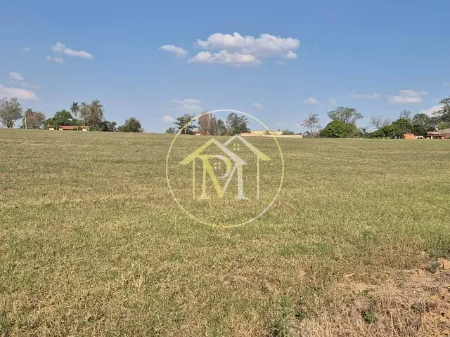 Terreno com 46000m², à venda, no bairro Centro em Quadra