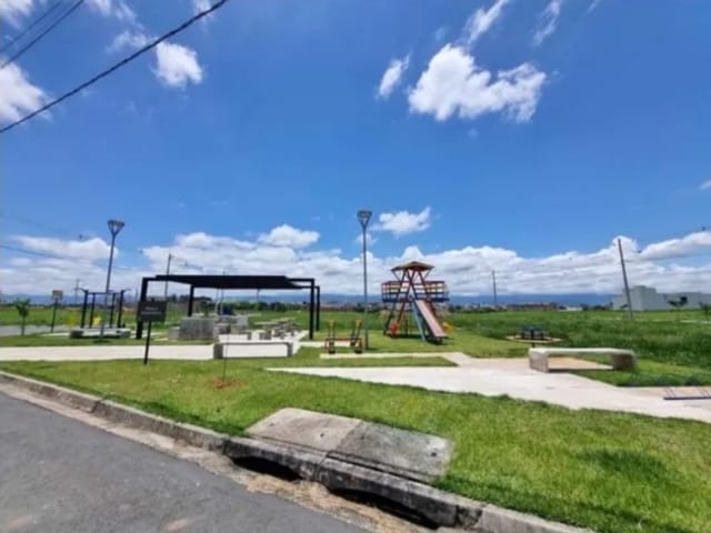 Terreno com 249m², à venda, no bairro Loteamento Industrial Água Preta em Pindamonhangaba