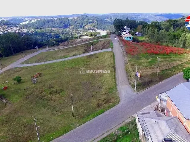 Terreno com 360m², à venda, no bairro Nossa Senhora das Graças em Caxias do Sul