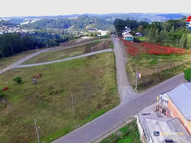 Terreno com 360m², à venda, no bairro Nossa Senhora das Graças em Caxias do Sul