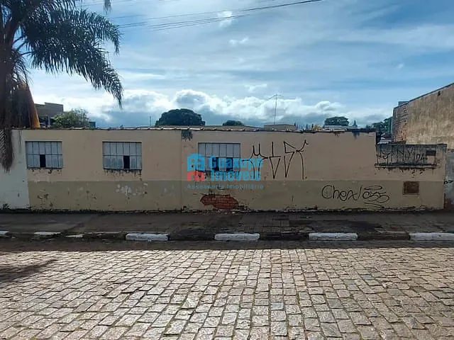 Terreno com 252m², à venda, no bairro Centro em Guaxupé