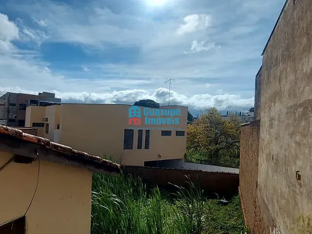 Terreno com 252m², à venda, no bairro Centro em Guaxupé