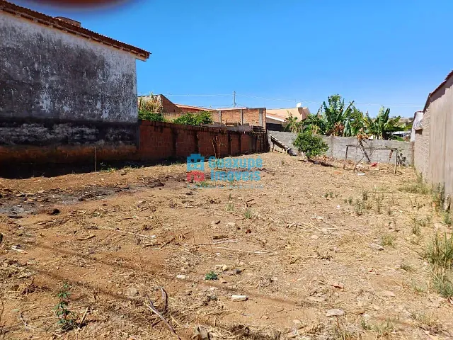 Terreno com 250m², à venda, no bairro Residencial Aroeira III em Guaxupé