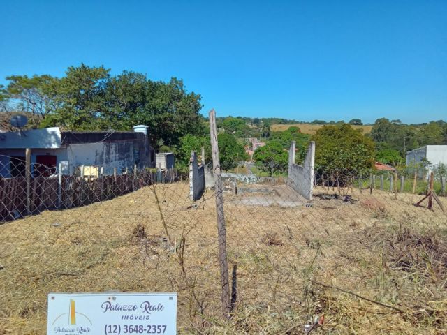 Terreno com 250m², à venda, no bairro Conjunto Residencial Araretama em Pindamonhangaba