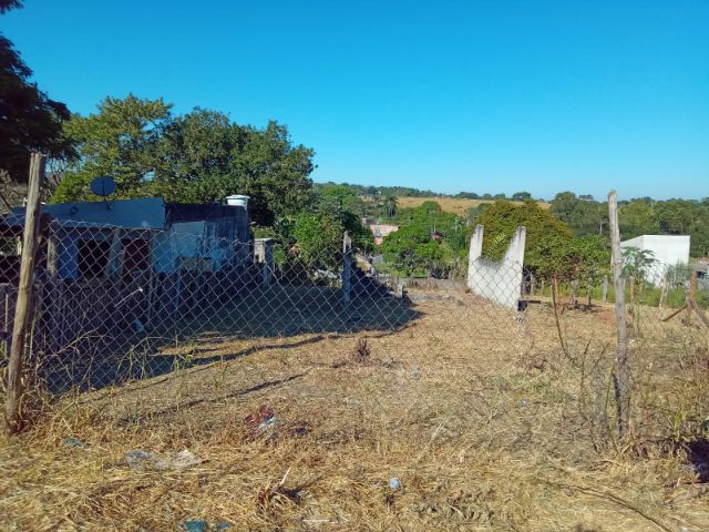 Terreno com 250m², à venda, no bairro Conjunto Residencial Araretama em Pindamonhangaba