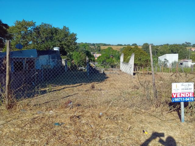 Terreno com 250m², à venda, no bairro Conjunto Residencial Araretama em Pindamonhangaba
