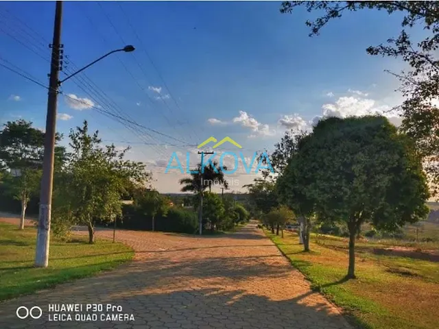 Terreno com 868m², à venda, no bairro Chácaras Santa Rita em Caçapava