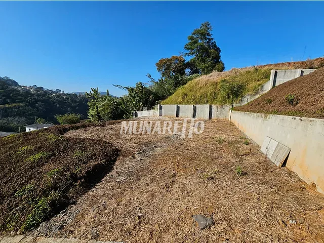 Terreno com 324m², à venda, no bairro centro em Ipira