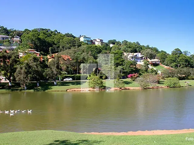 Terreno com 1050m², à venda, no bairro Serra dos Lagos (Jordanésia) em Cajamar