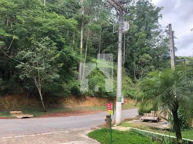 Terreno com 1050m², à venda, no bairro Serra dos Lagos (Jordanésia) em Cajamar