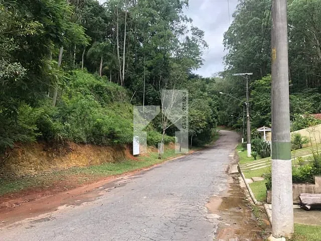 Terreno com 1050m², à venda, no bairro Serra dos Lagos (Jordanésia) em Cajamar