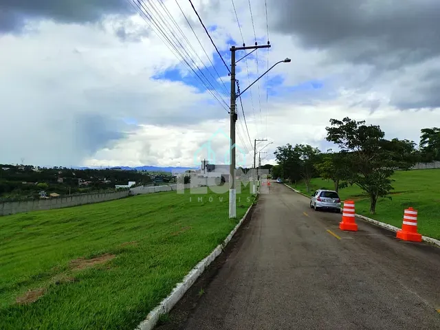Terreno com 2000m², à venda, no bairro Chácara São Félix em Taubaté