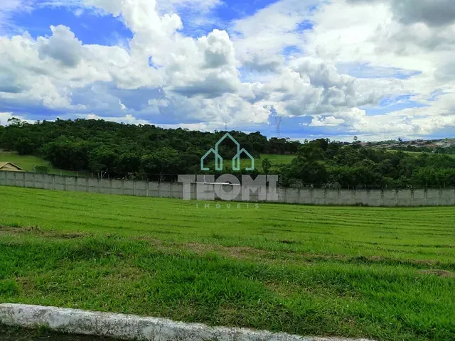 Terreno com 2000m², à venda, no bairro Chácara São Félix em Taubaté