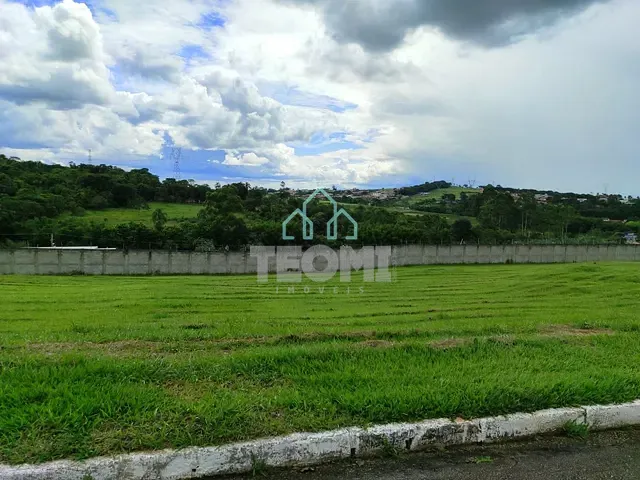 Terreno com 2000m², à venda, no bairro Chácara São Félix em Taubaté