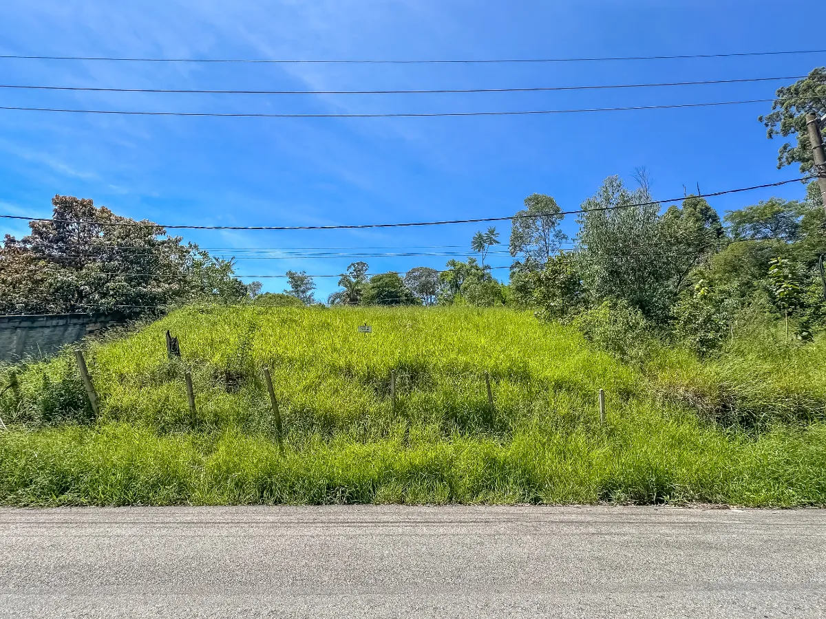 Terreno residencial para venda em Três Montanhas, 1,000m²