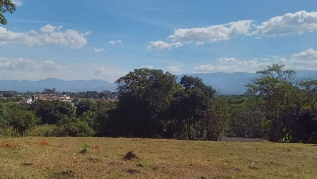 Terreno com 30000m², à venda, no bairro Vila São Benedito em Pindamonhangaba