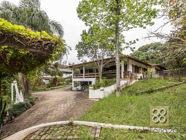 Terreno com 3484m², à venda, no bairro Santa Candida em Curitiba