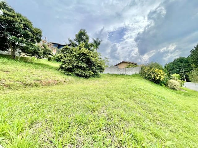 Terreno com 516m², à venda, no bairro Jardim Colibri em Cotia
