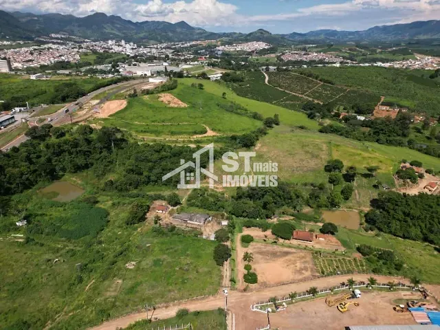 Terreno com 30500m², à venda, no bairro Zona Rural em Andradas