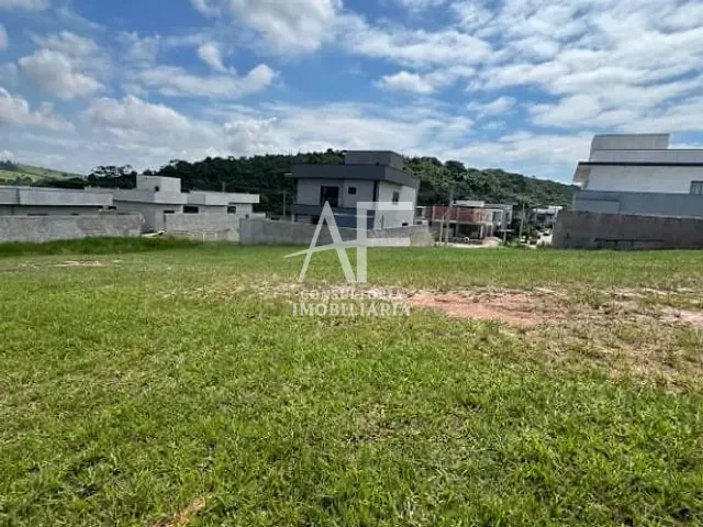 Terreno com 288m², à venda, no bairro Itapecerica em Taubaté