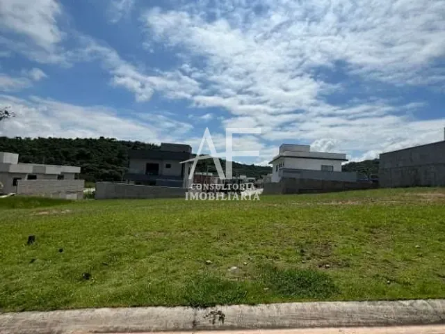 Terreno com 288m², à venda, no bairro Itapecerica em Taubaté