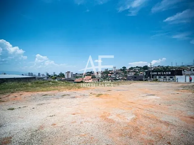 Terreno com 2700m², à venda, no bairro Jardim Paulista em Taubaté