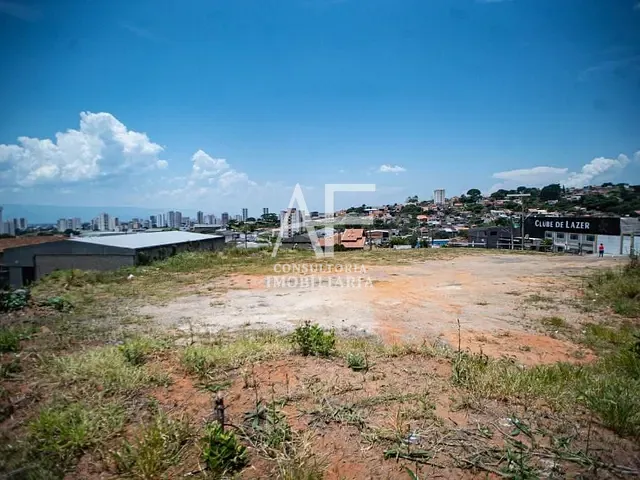 Terreno com 2700m², à venda, no bairro Jardim Paulista em Taubaté