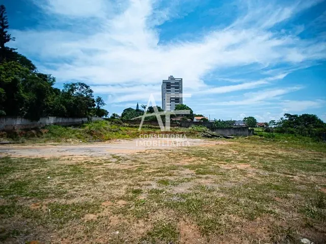 Terreno com 2700m², à venda, no bairro Jardim Paulista em Taubaté