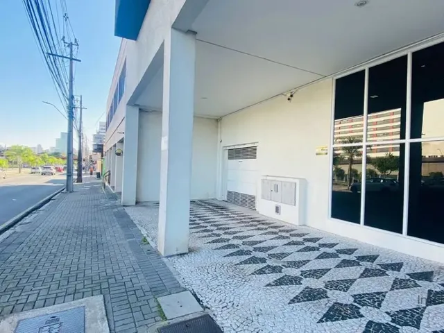 Prédio para alugar, no bairro Cristo Rei em Curitiba