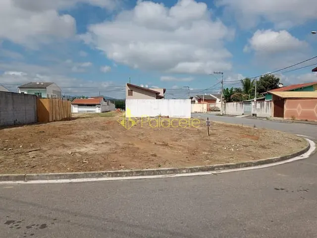 Terreno com 200m², à venda, no bairro Parque das Palmeiras em Pindamonhangaba