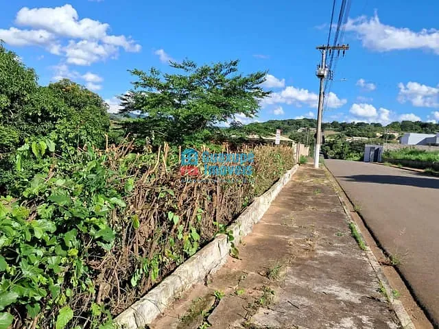 Terreno com 810m², à venda, no bairro Portal dos Nobres em Guaxupé