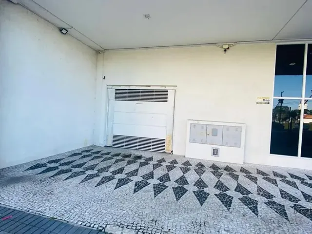 Prédio para alugar, no bairro Cristo Rei em Curitiba