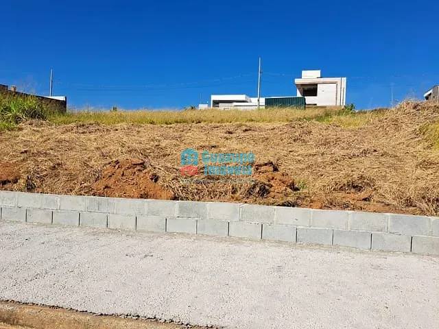 Terreno com 387m², à venda, no bairro Centro em Guaxupé