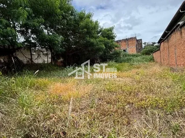 Terreno com 348m², à venda, no bairro Centro em Andradas