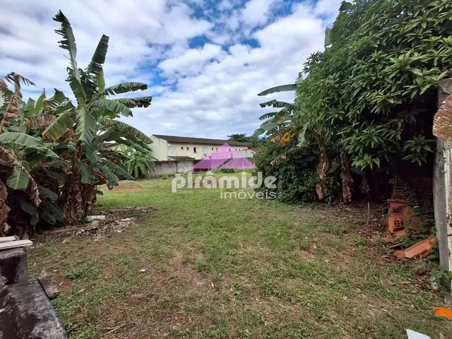 Terreno com 900m², para alugar, no bairro Parque Balneário Poiares em Caraguatatuba