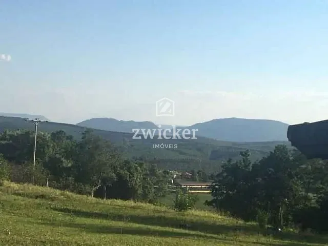 Chácara com 20000m², à venda, no bairro Distrito Piramboia em Anhembi